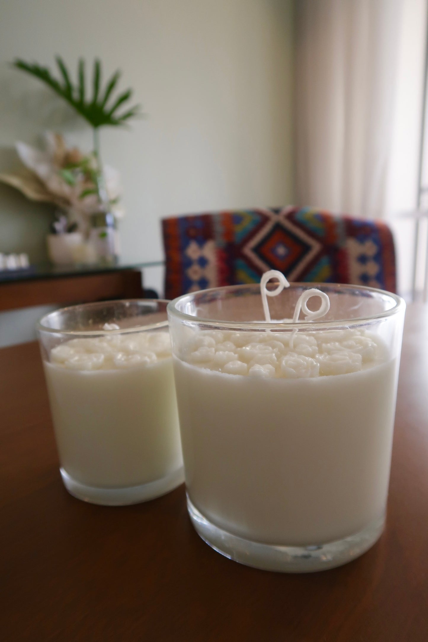 Crisp a hand-poured soy candle